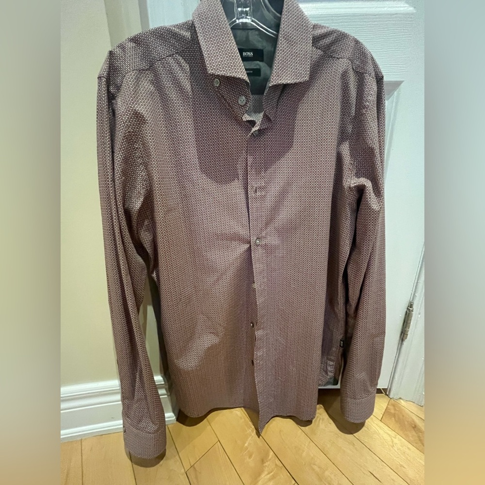 👔 Hugo Boss Men’s Dress Shirt 👔
Size: Large